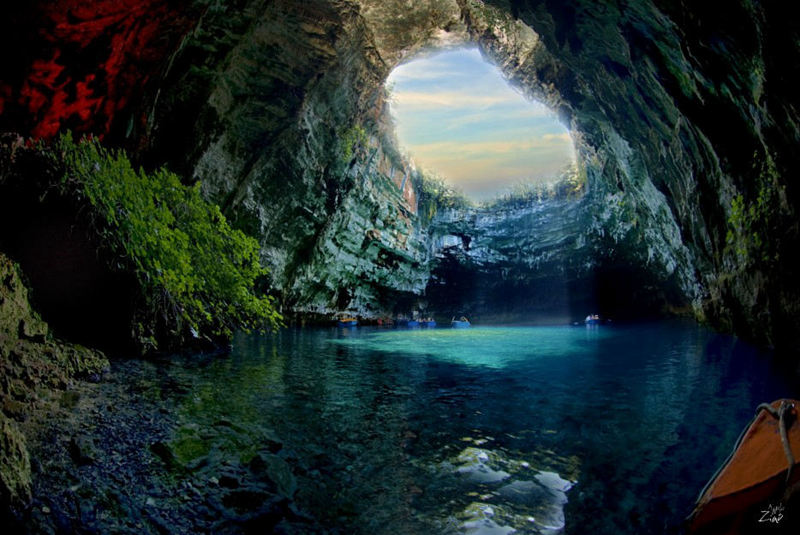 38 amazing beauties in the world, go if you dare--top emoticon